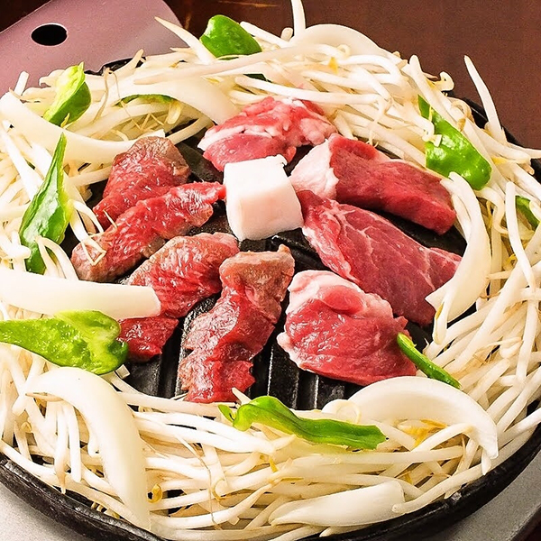 厳選されたラム肉使用のジンギスカン＆北海道【知床どり】食べ放題♪